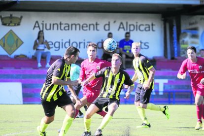 Una jugada del partit d’ahir entre l’Alpicat B i el Golmés.