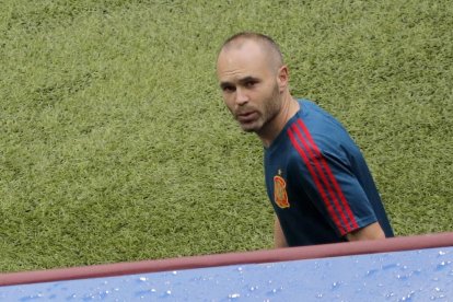 Andrés Iniesta ahir durant l’entrenament de la selecció espanyola.