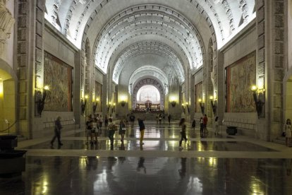 L'interior de la basílica del Valle de los Caídos.