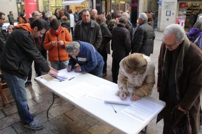 El Centre Històric comença a recollir firmes per millorar el barri i oposar-se al centre per als 