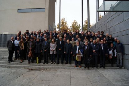 Foto de família de part dels assistents a la jornada d’ahir.