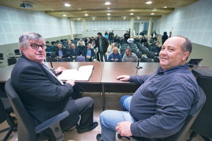 Jové y Albareda ayer ante los asistentes al acto celebrado en la sede de Infraestructures en Tàrrega.