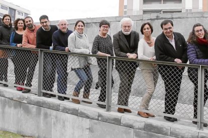 Professors d’Educació, aquest divendres amb el pedagog Francesco Tonucci a l’exterior de la facultat.