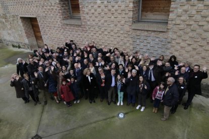 La Paeria va celebrar ahir la tradicional recepció als Ambaixadors de Lleida, amb un centenar de participants, a la Panera.