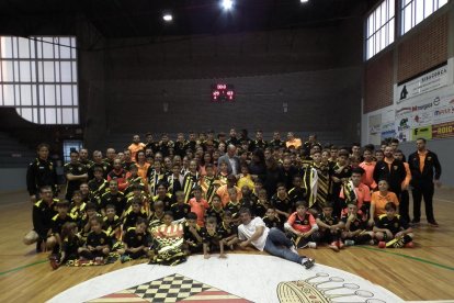 La Escola Futbol Sala Comtat d’Urgell presenta a sus 14 equipos, con más de cien jugadores