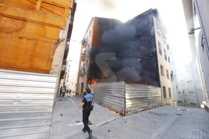 El incendio de este miércoles en la calle Alsamora de Lleida.