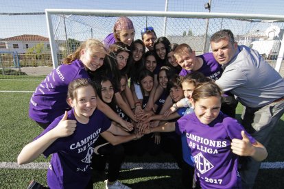 Las ya famosas campeonas del AEM infantil