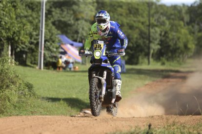 Juan Pedrero, primer líder en la categoría de motos, durante la etapa de ayer del Dakar.