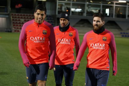 Els blaugranes Luis Suárez, Neymar i Leo Messi durant l’entrenament d’ahir a la Ciutat Esportiva.