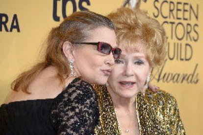 Fallece la actriz Debbie Reynolds, madre de Carrie Fisher