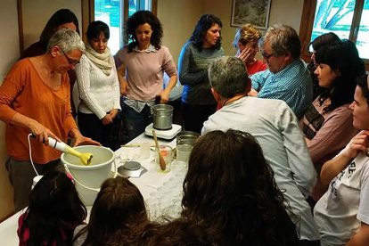 Taller de jabones naturales en la Mitjana