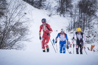 Kilian Jornet encabeza la prueba ayer en Italia.