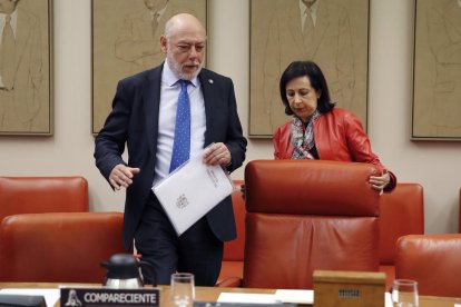 José Manuel de la Maza junto a Margarita Robles (PSOE).