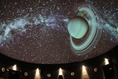 Visitants del Centre d’Observació de l’Univers d’Àger.