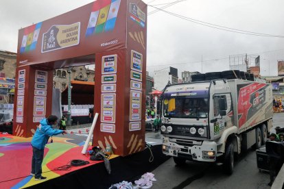 La caravana del Dakar llegó a La Paz tras la suspensión.