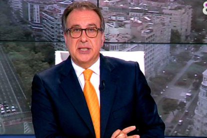 Josep Cuní en su ‘8 al dia’ de 8TV.