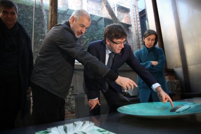 Puigdemont visitó ayer el despacho RCR Arquitectes de Olot, ganador del “Nobel de arquitectura”.