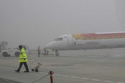 El avión de Air Nostrum entre Lleida y Palma fue el único de los cinco vuelos programados que pudo operar ayer en Alguaire.