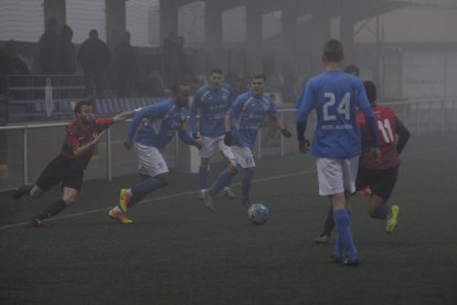 El Alcarràs no logró enderezar el rumbo y acabó cediendo los tres puntos a un sólido Tàrrega.