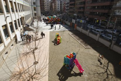 El nou pati d’educació infantil al col·legi Dominiques.