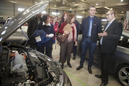 Bernat Solé, Montse Gallardo i Rosa Maria Perelló, ahir a Agr’auto.