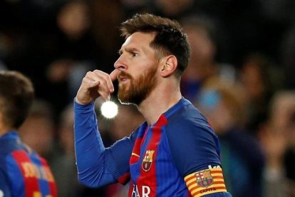 Messi va celebrar el gol com si truqués per telèfon.