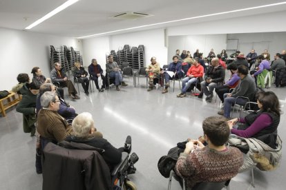 La reunió es va fer ahir al centre cívic de la plaça l’Ereta.