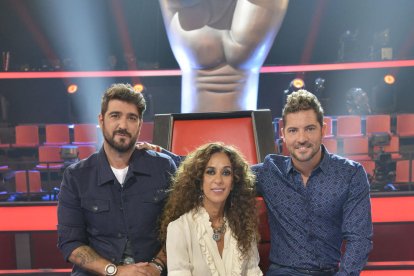 Los ‘coaches’ Antonio Orozco, Rosario Flores y David Bisbal.