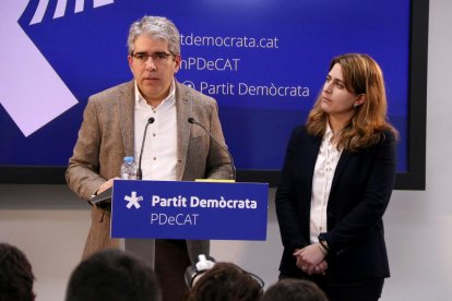 Francesc Homs ayer en rueda de prensa junto a Marta Pascal tras conocerse la petición de la Fiscalía.