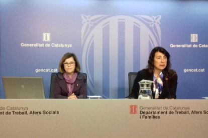 La directora general d'Igualtat, Mireia Mata, i la directora del Servei d'Ocupació de Catalunya (SOC), Mercè Garau.