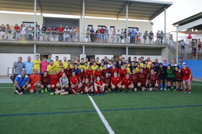 Els fills i l’esposa d’Emili Vicente van rebre l’homenatge de l’organització i del Lleida.