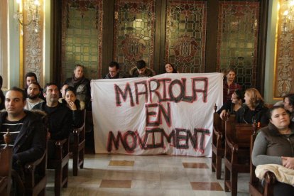 Miembros de Mariola en Moviment abuchearon a Ros y a los grupos que vetaron su moción.