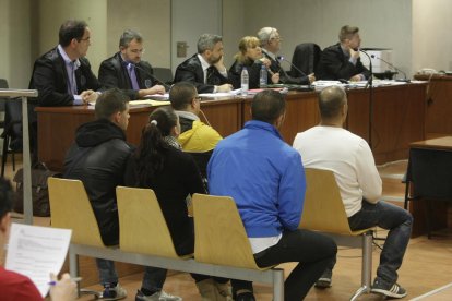 Els altres cinc acusats al judici del novembre passat.