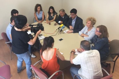 Postius, ayer en una rueda de prensa junto al resto de concejales.