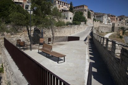 El mirador se encuentra en la calle Barbacana.