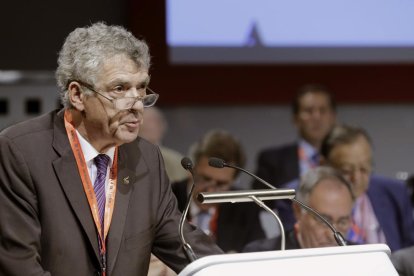 Ángel Villar durante una asamblea de la Federación Española.