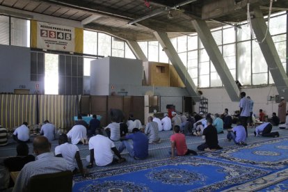 Los musulmanes ya se han trasladado de nuevo a su mezquita habitual en el Palau de Vidre. 