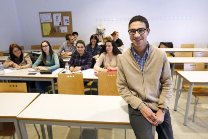 Mohamed El Amrani y los asistentes en la Universidad de Lleida para hablar de la ‘Xarxa de Convivència’