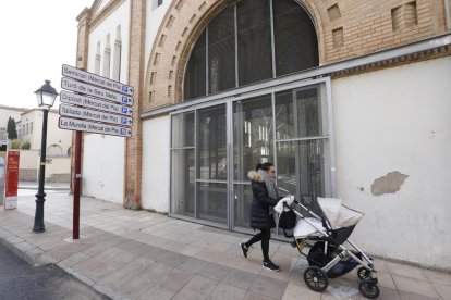 El Mercat del Pla lleva cerrado desde el mes de marzo del año pasado.