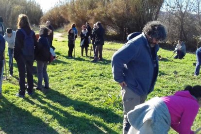 L’activitat que es va celebrar diumenge per plantar arbres a la ribera del Cinca.