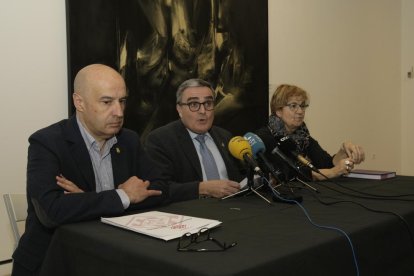 Ros va presentar les xifres amb Rafael Peris i Montse Parra.