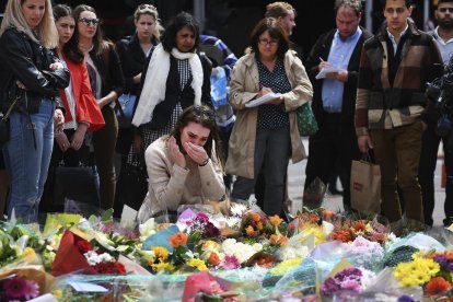 Un homenatge amb flors a les víctimes de l'atemptat de Londres.