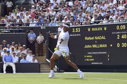 Rafa Nadal, durante su debut en Wimbledon ante el australiano John Millman.