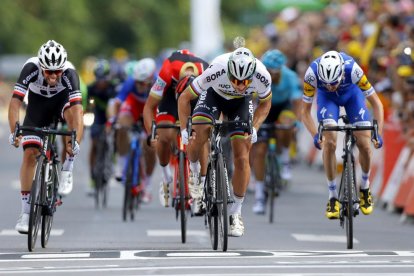 Peter Sagan fue el más rápido al esprint, imponiéndose a Michael Matthews y Daniel Martin.