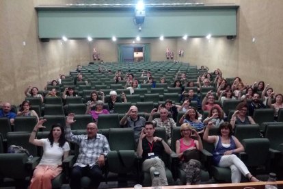 Una cinquantena de pares i docents van assistir ahir a la jornada contra l’assetjament escolar a la UdL.