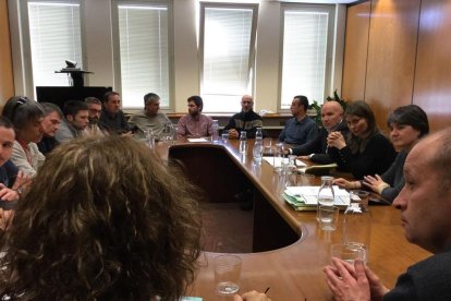 La reunió de la consellera Serret amb els representants dels Agents Rurals.