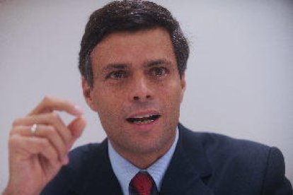 L’opositor veneçolà Leopoldo López surt de la presó després de 3 anys