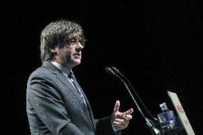 Puigdemont avisa els 'comuns' del risc de ser 