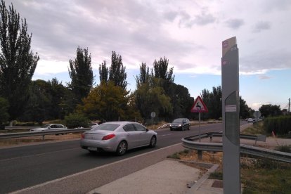 La Paeria demana senyalitzar més parades de busos interurbans com aquesta de la carretera d’Alpicat.