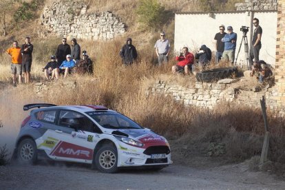 Los aficionados no quisieron perderse los tramos de los pilotos del Rally de Cervera.